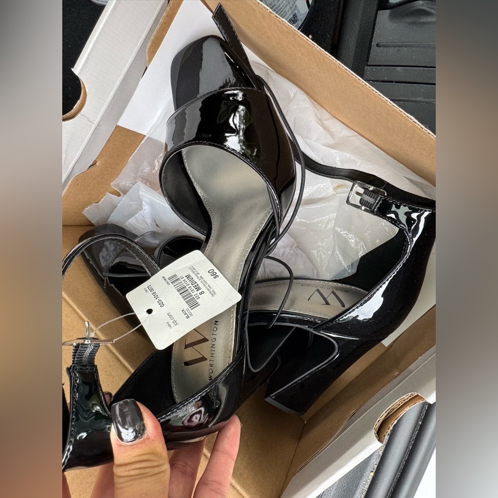 Black heels - Picture 5 of 7